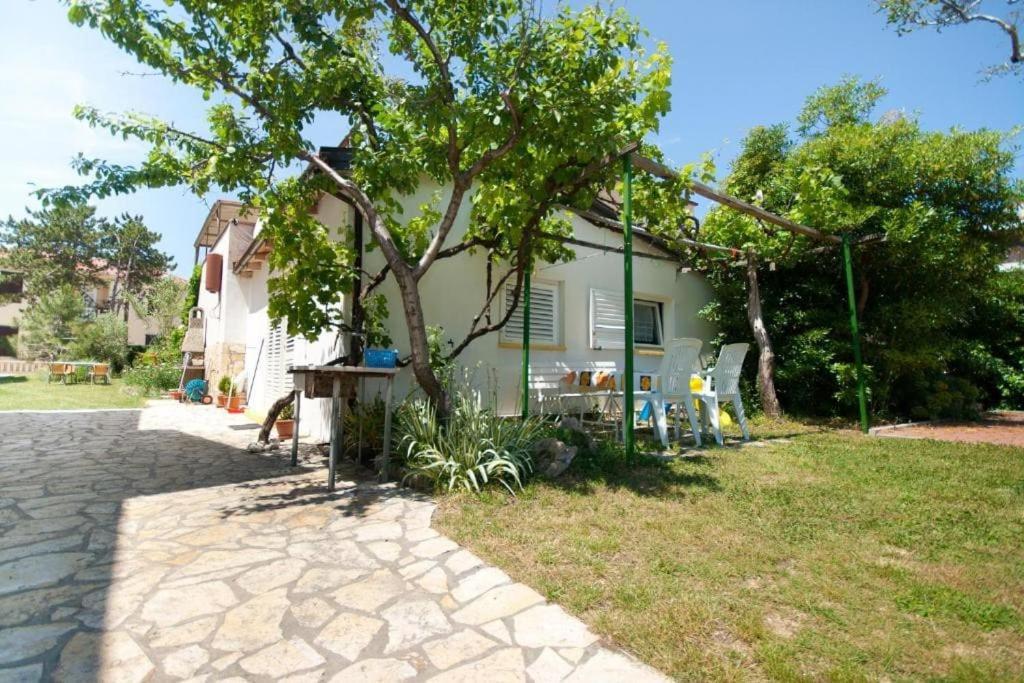 Sunny Grandma'S Garden Apartment バスカ エクステリア 写真