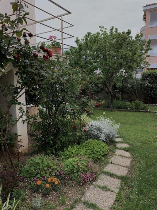 Sunny Grandma'S Garden Apartment バスカ エクステリア 写真