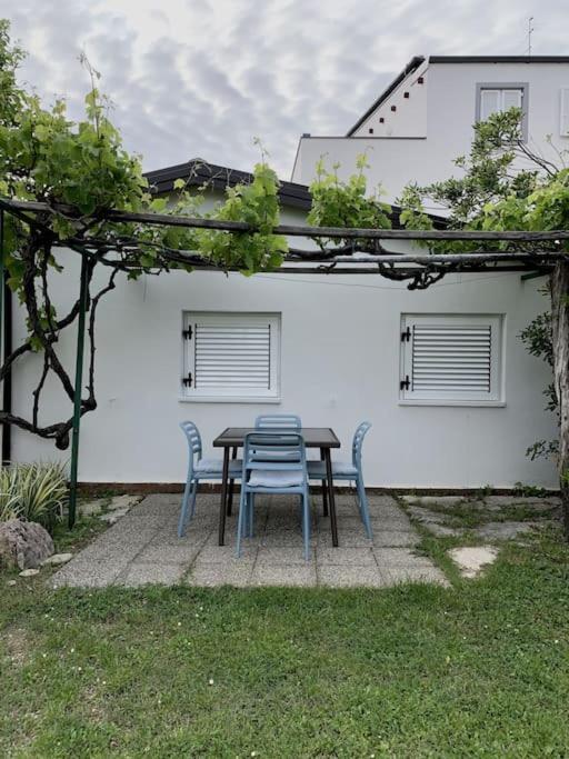 Sunny Grandma'S Garden Apartment バスカ エクステリア 写真